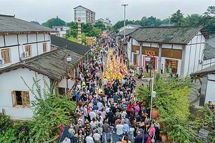 记者：深圳队的解散，就是在给畸形时期利欲熏心的人活生生还债